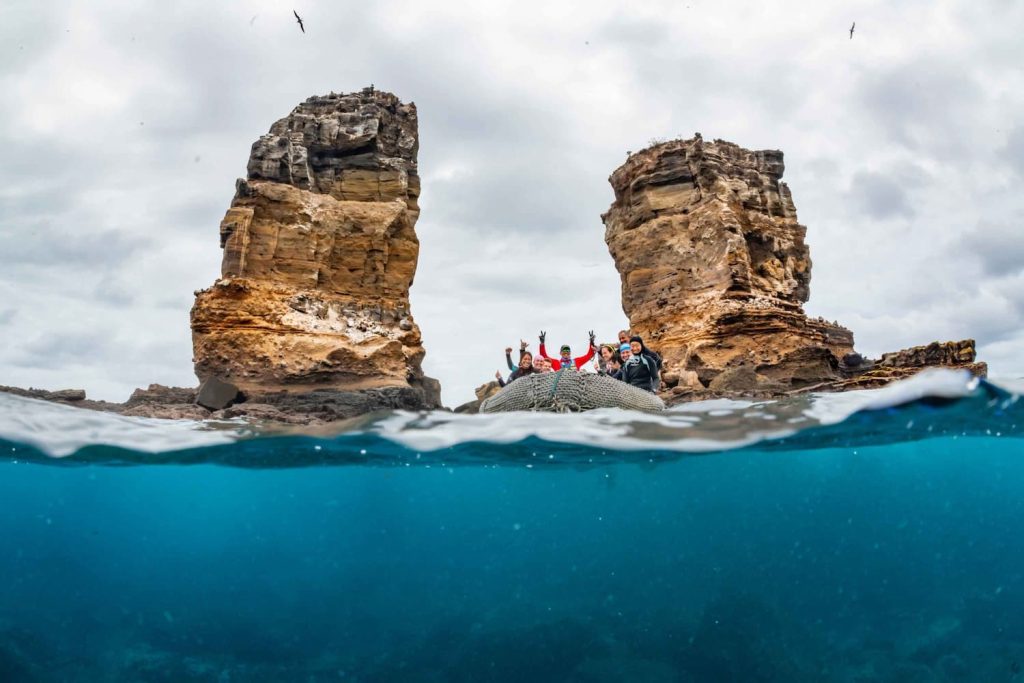 what makes diving in the galapagos